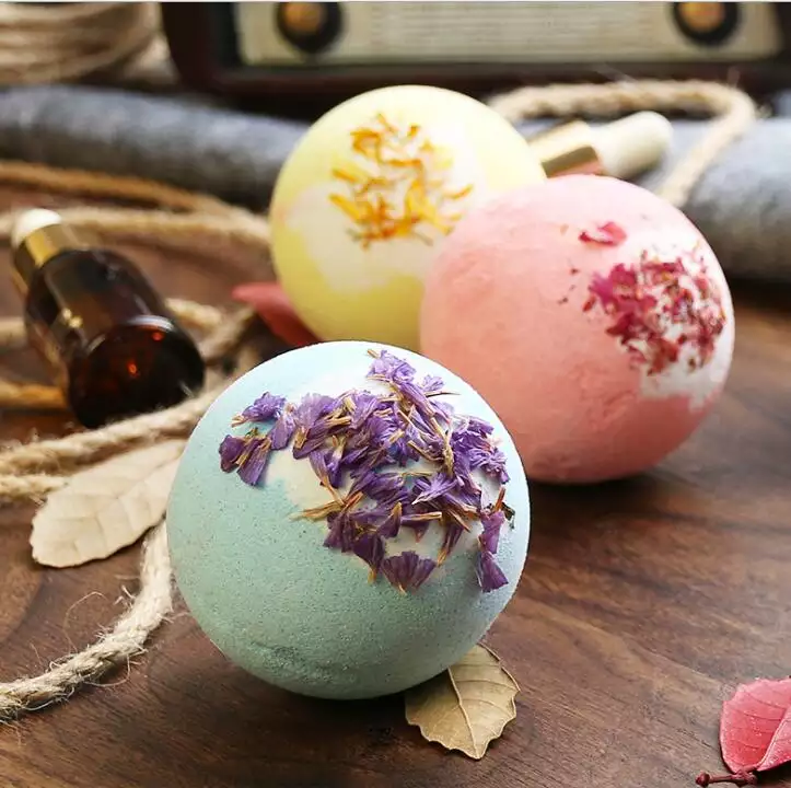Dry Flower Bath Bombs With Ring Necklace Inside